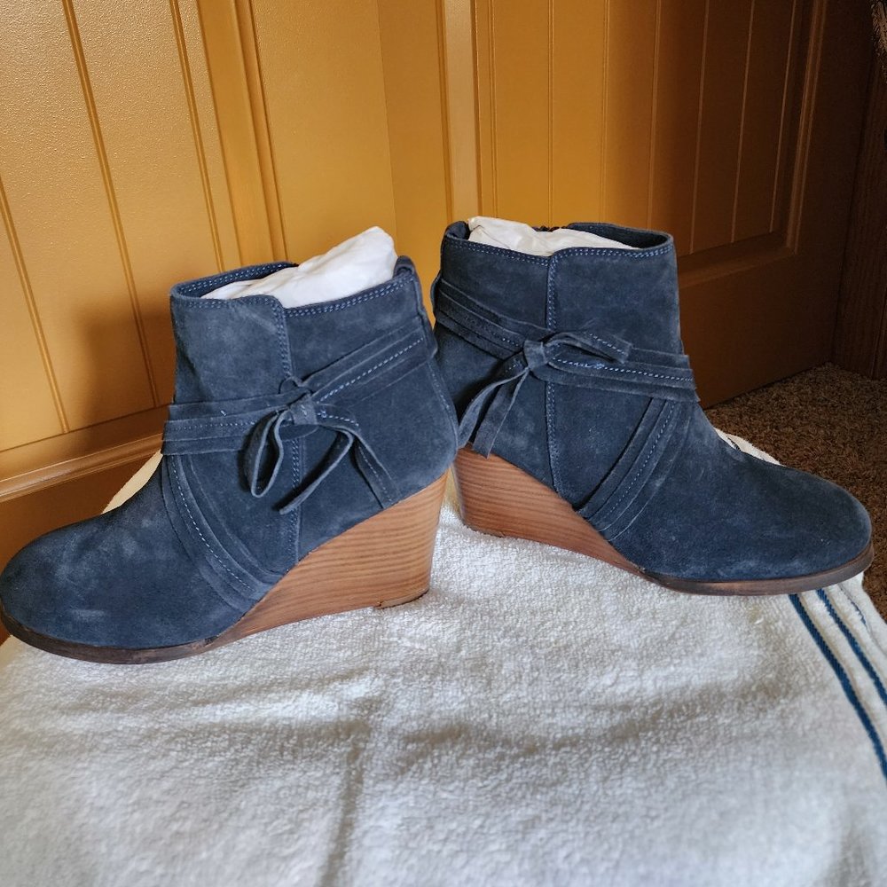 Brand New Diba booties Navy